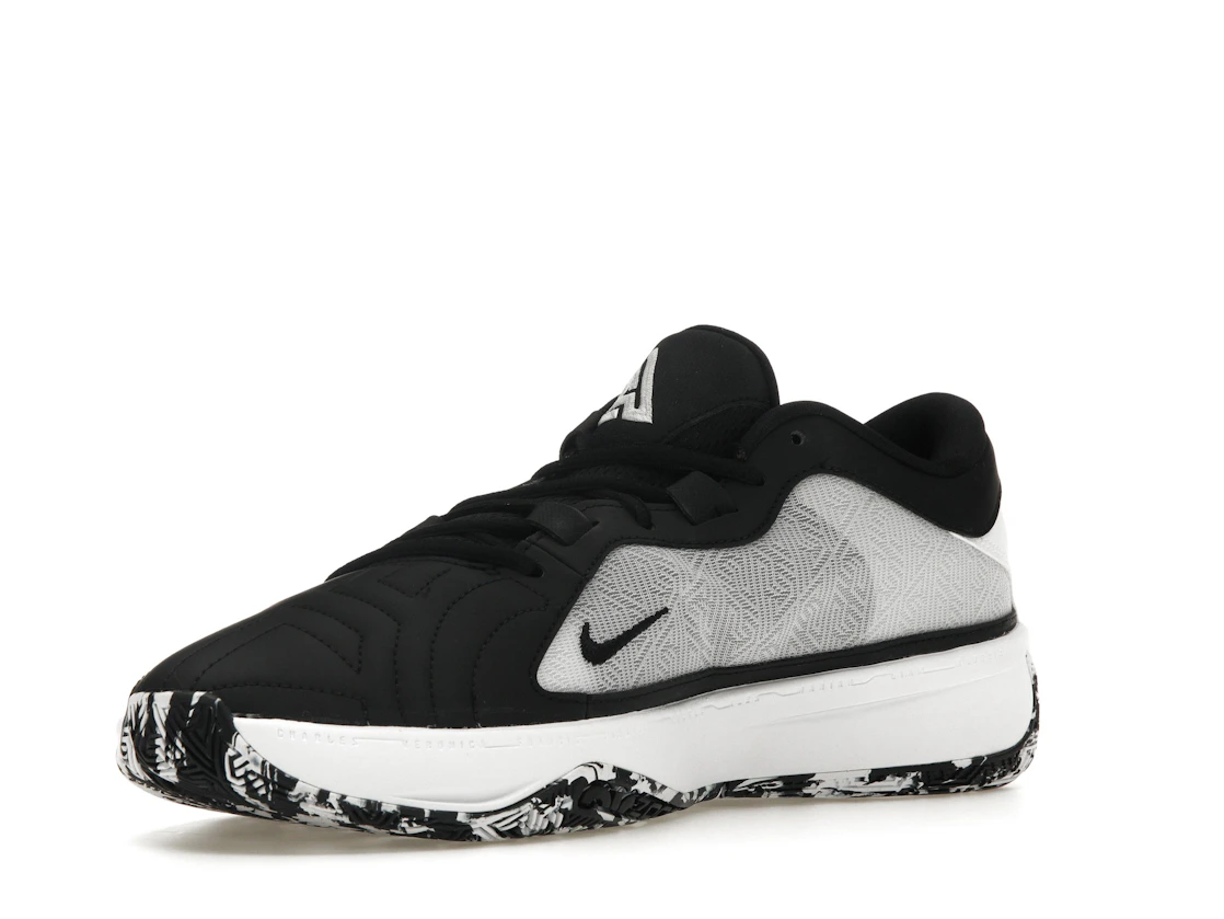 Vue 15 de Nike Zoom Freak 5 Oreo