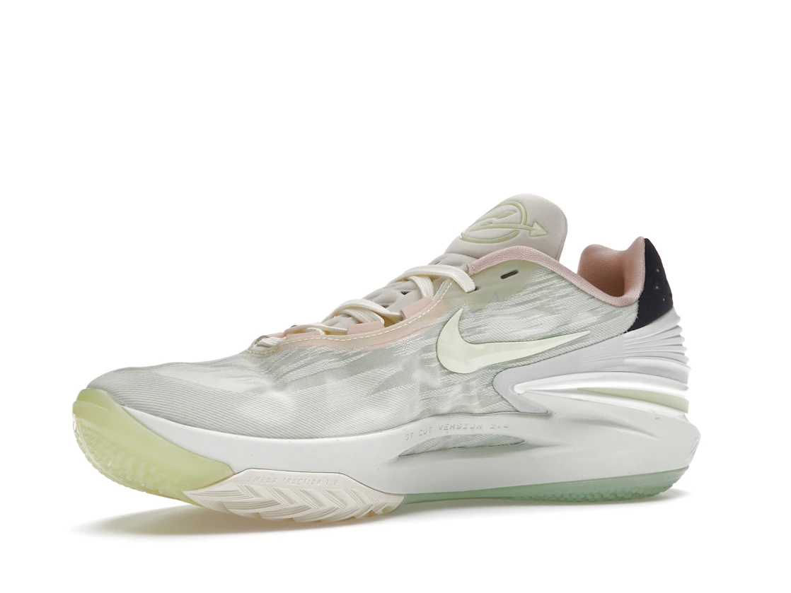 Vue 16 de Nike Zoom GT Cut 2 Barely Green