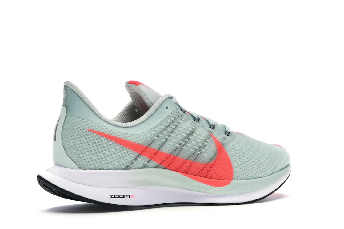 Vue 34 de Nike Zoom Pegasus 35 Turbo Wolf Grey Hot Punch 