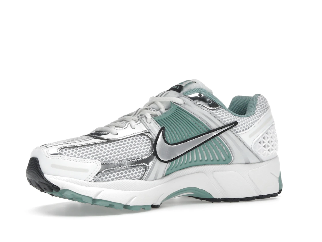 Vue 16 de Nike Zoom Vomero 5 Cannon 