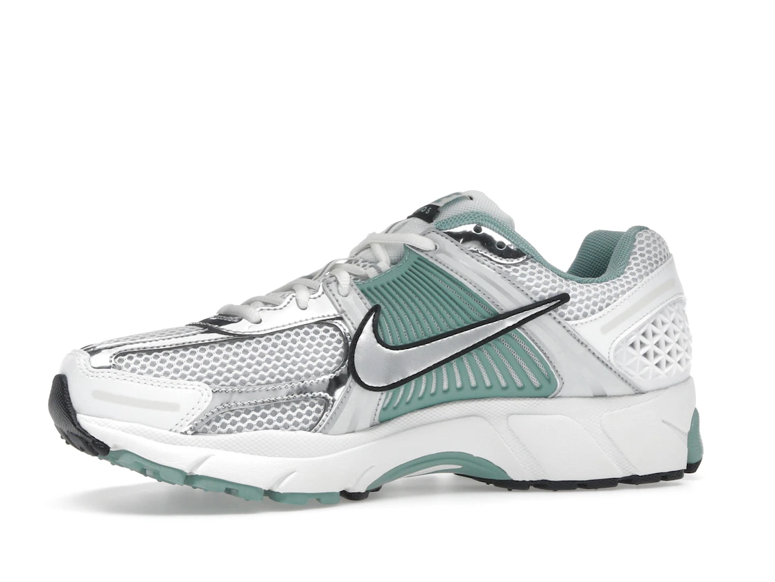 Vue 17 de Nike Zoom Vomero 5 Cannon 