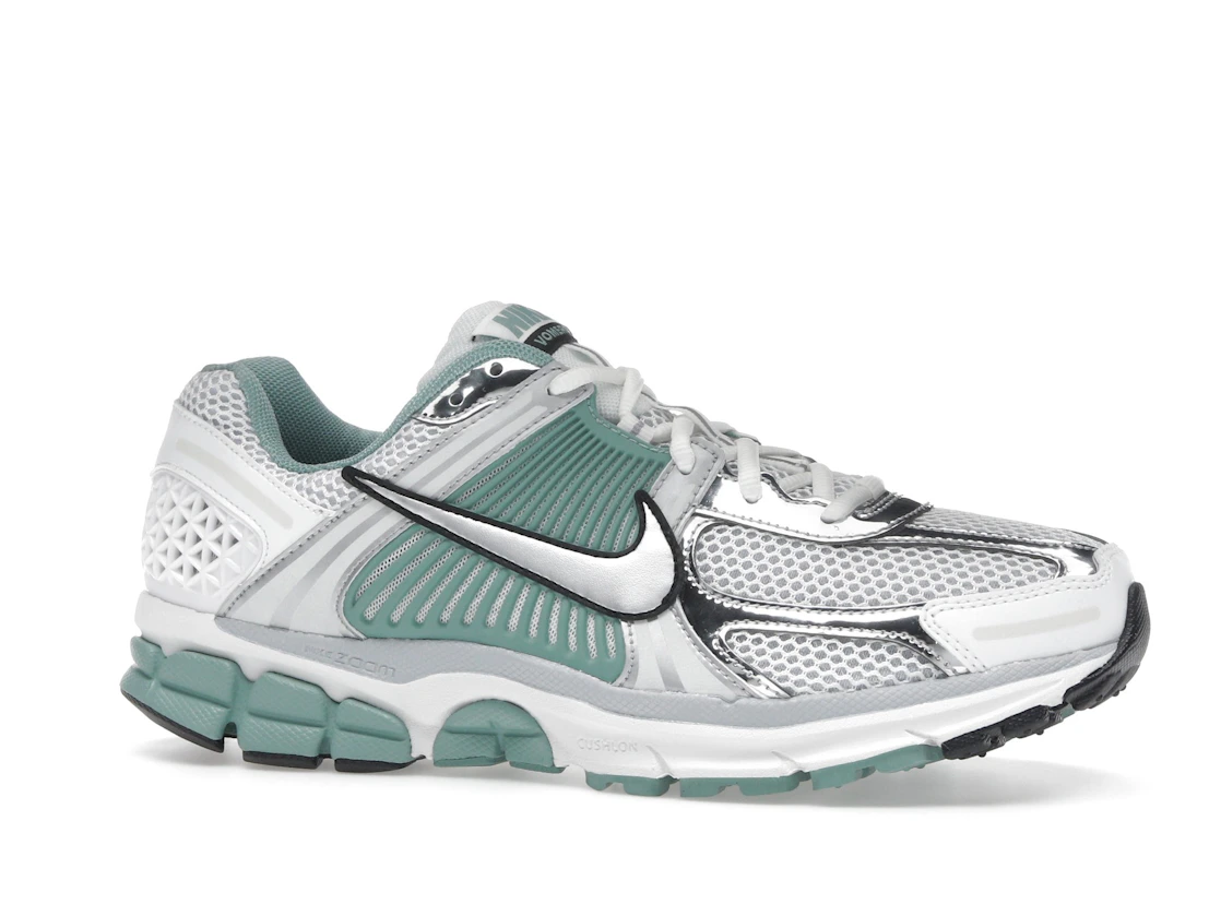 Vue 3 de Nike Zoom Vomero 5 Cannon 