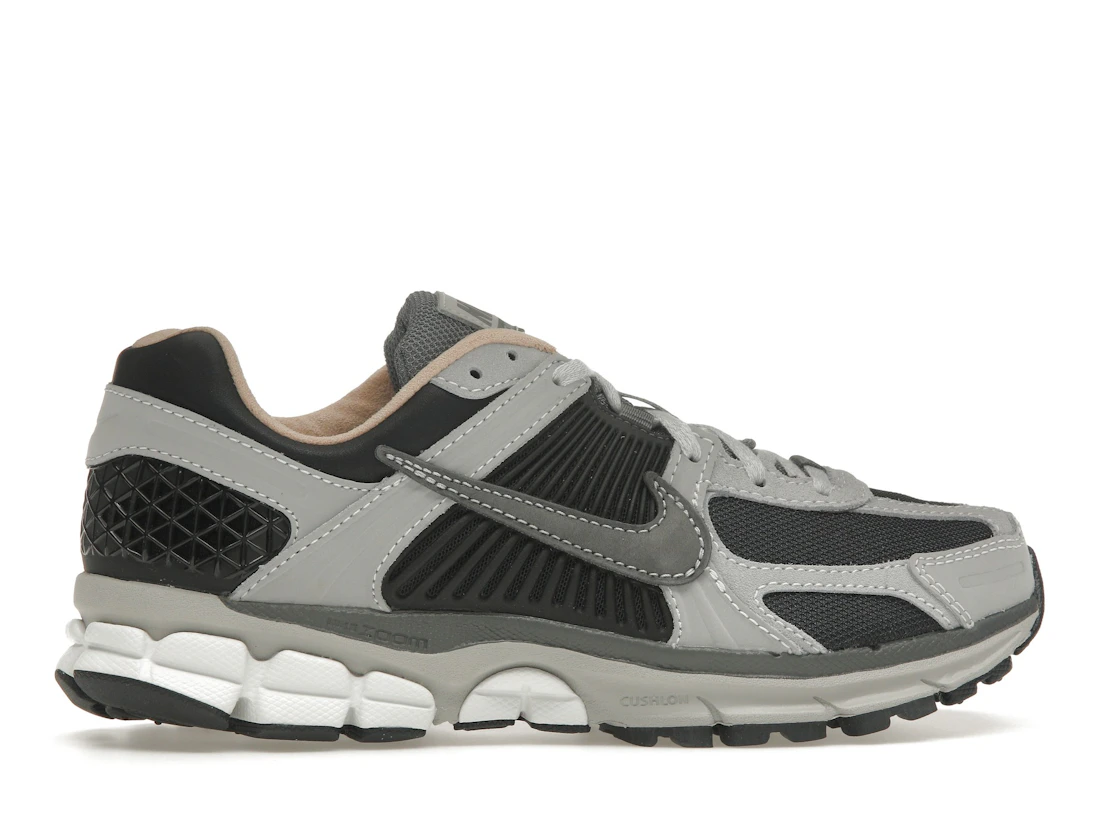 Vue 36 de Nike Zoom Vomero 5 Dark Smoke Grey Vachetta