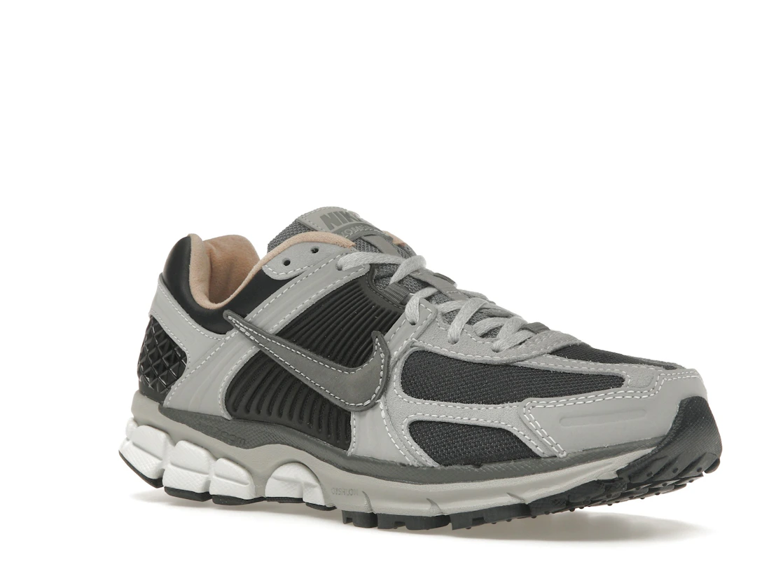 Vue 5 de Nike Zoom Vomero 5 Dark Smoke Grey Vachetta