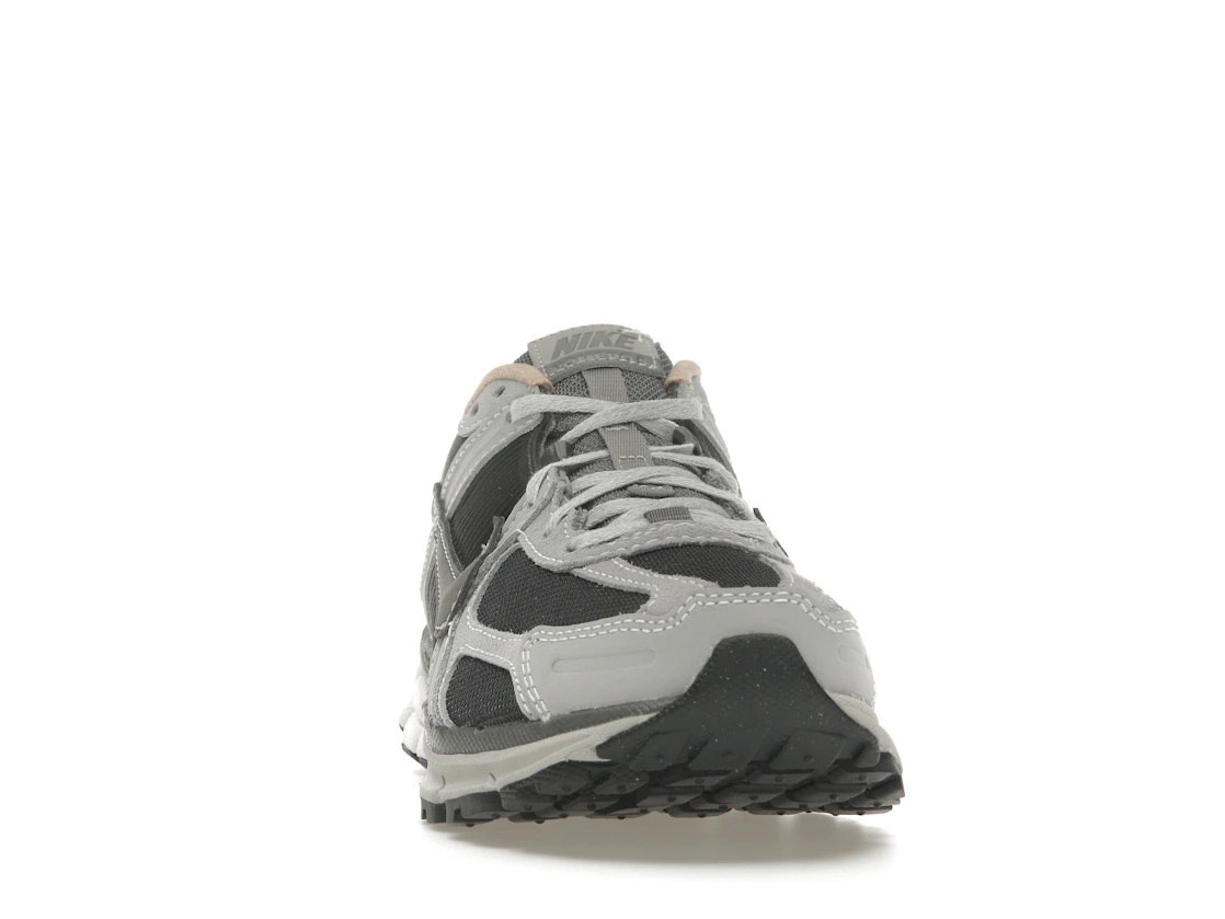 Vue 9 de Nike Zoom Vomero 5 Dark Smoke Grey Vachetta