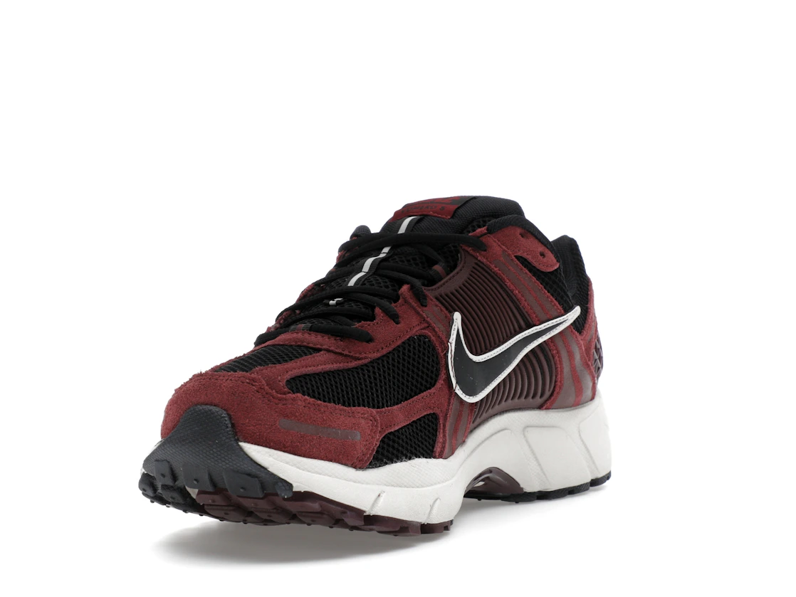 Vue 13 de Nike Zoom Vomero 5 Dark Team Red