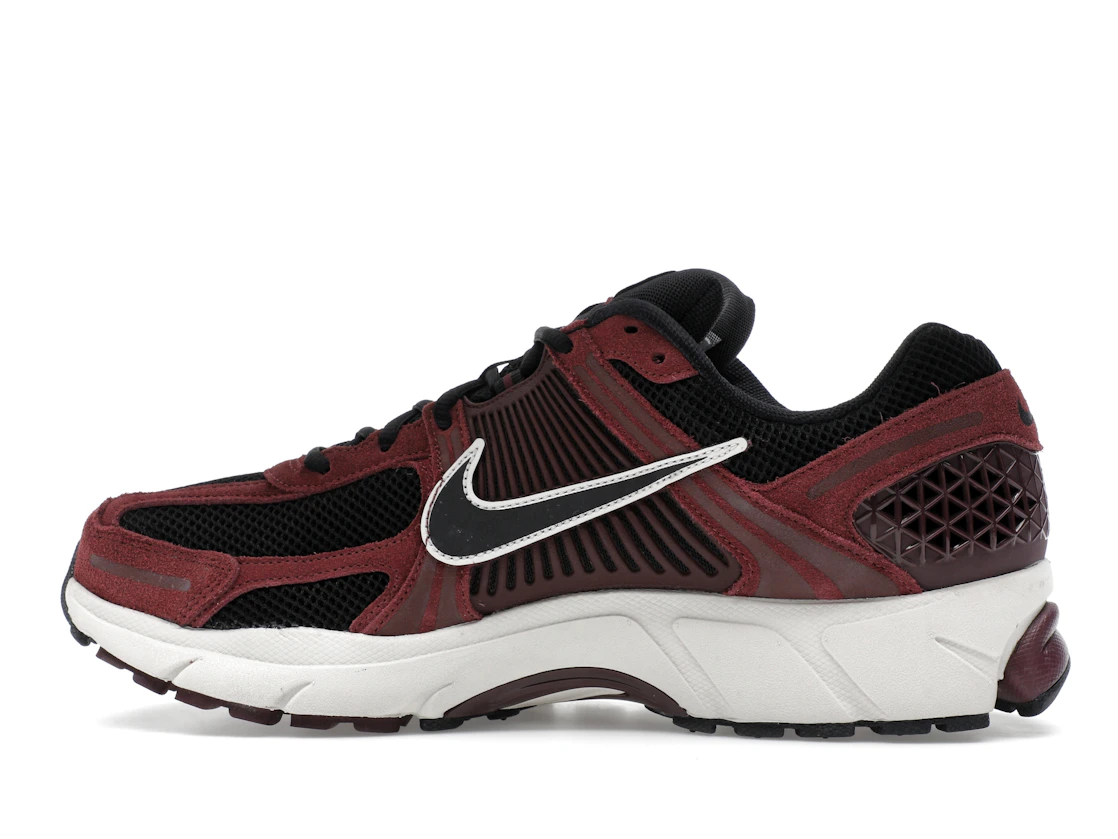Vue 20 de Nike Zoom Vomero 5 Dark Team Red
