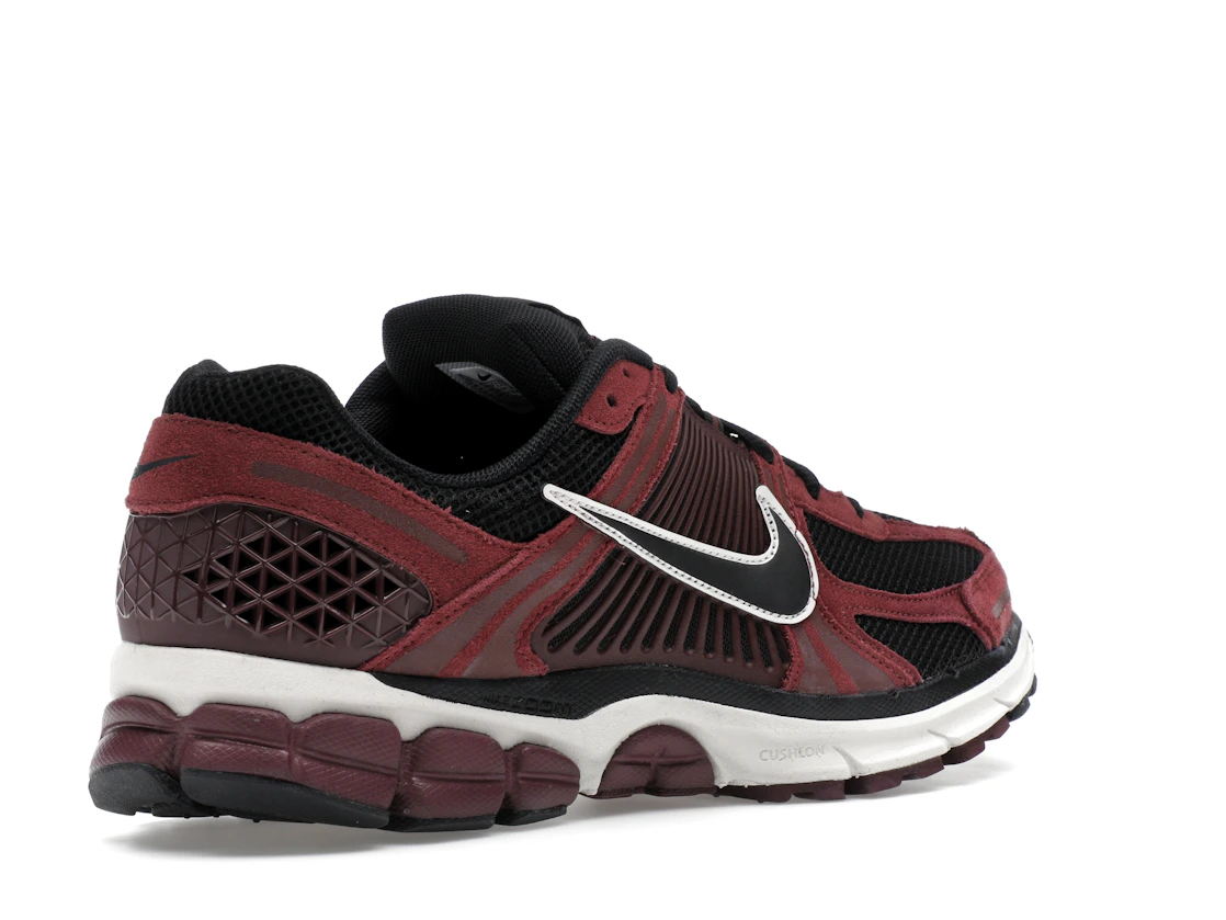 Vue 33 de Nike Zoom Vomero 5 Dark Team Red