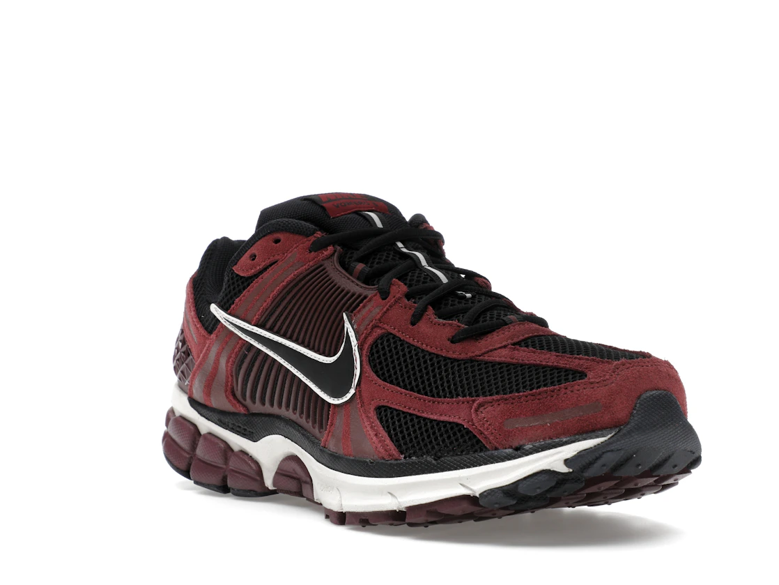Vue 6 de Nike Zoom Vomero 5 Dark Team Red
