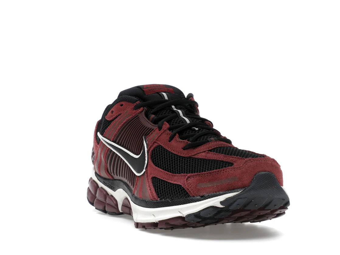 Vue 7 de Nike Zoom Vomero 5 Dark Team Red