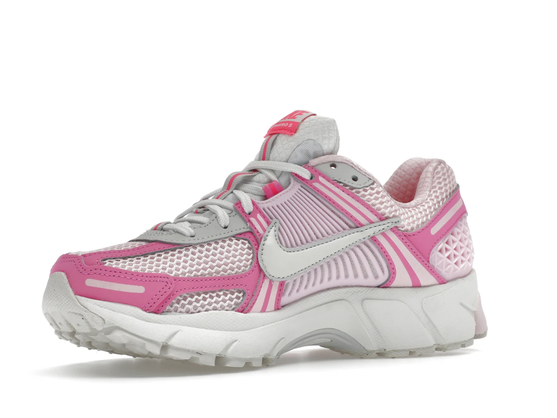 Vue 16 de Nike Zoom Vomero 5 Hyper Pink 
