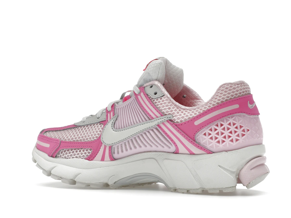 Vue 22 de Nike Zoom Vomero 5 Hyper Pink 