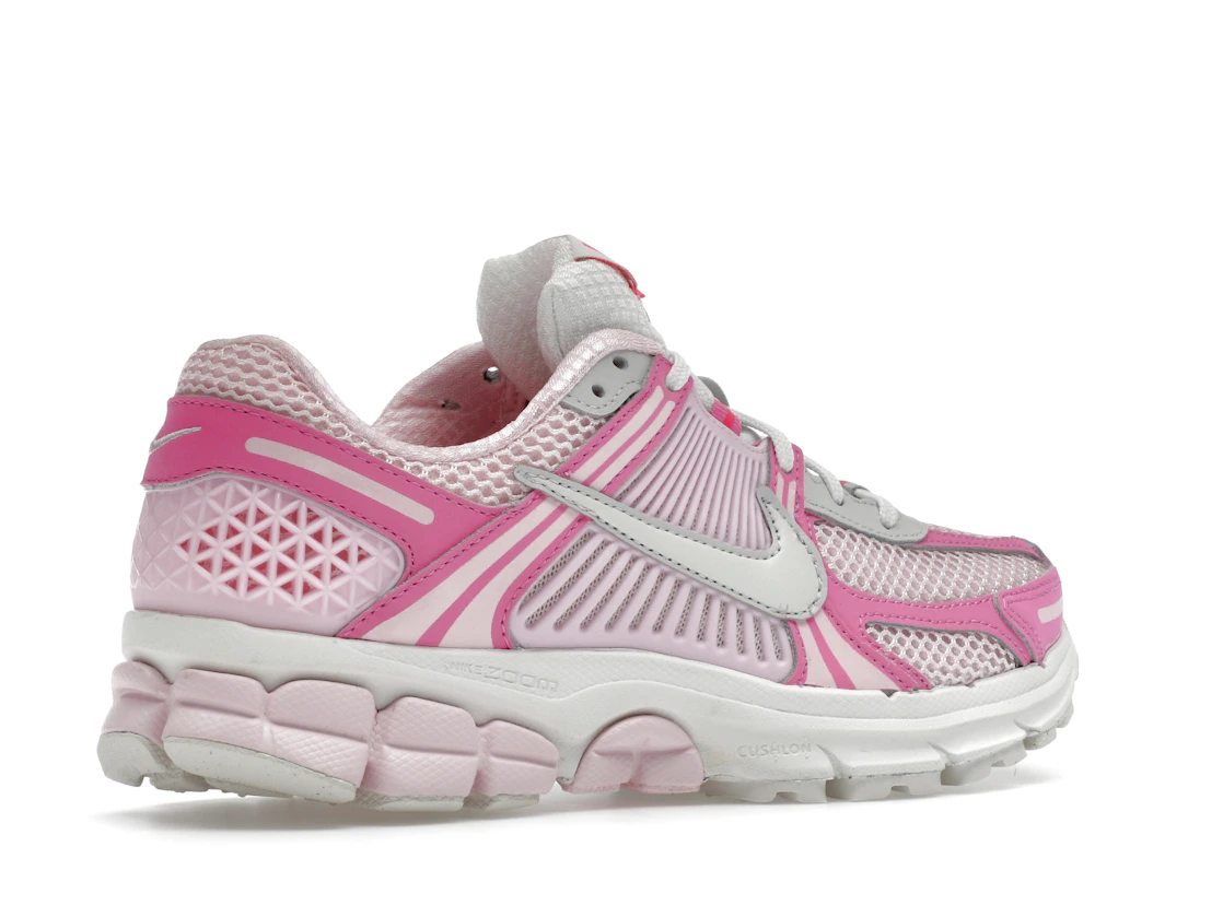 Vue 34 de Nike Zoom Vomero 5 Hyper Pink 