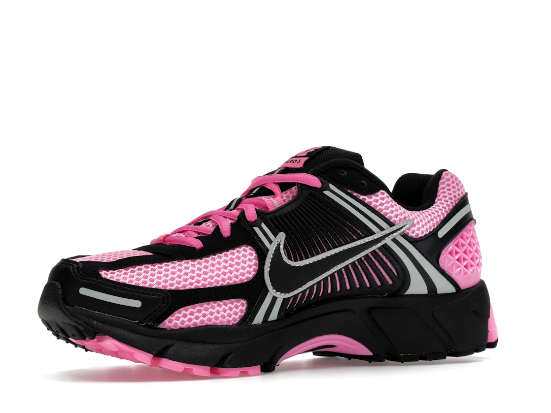 Vue 16 de Nike Zoom Vomero 5 Pink Spell Black 