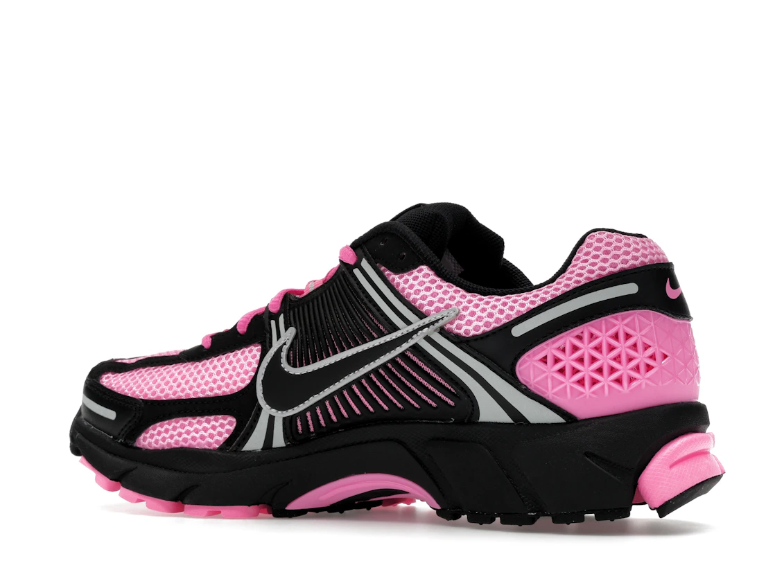 Vue 22 de Nike Zoom Vomero 5 Pink Spell Black 