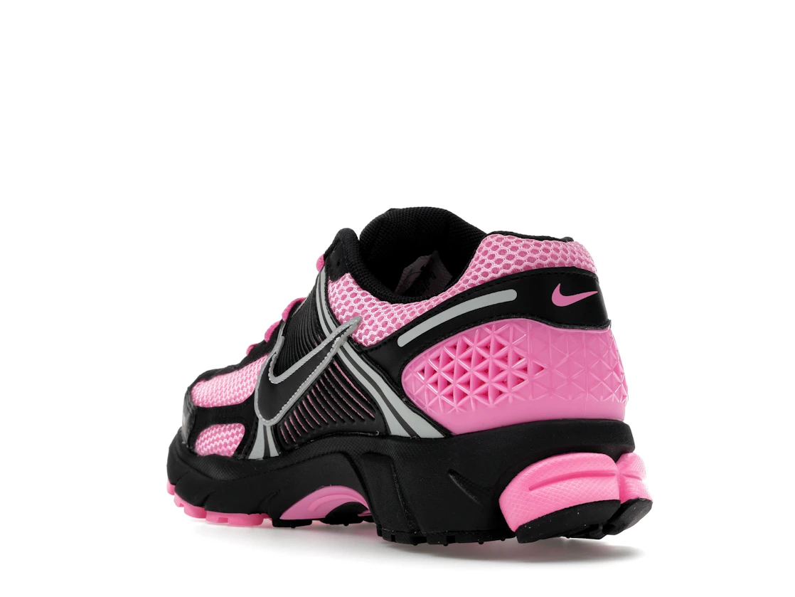 Vue 25 de Nike Zoom Vomero 5 Pink Spell Black 