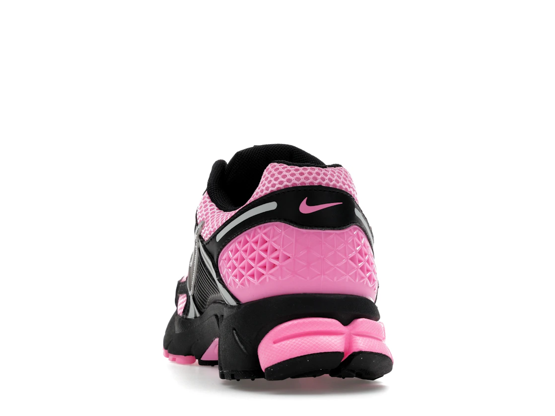 Vue 27 de Nike Zoom Vomero 5 Pink Spell Black 