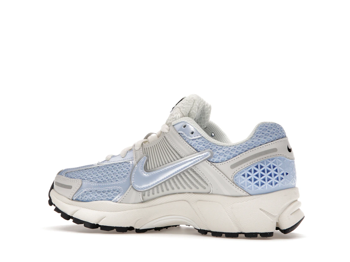 Vue 21 de Nike Zoom Vomero 5 Royal Tint Photon Dust 