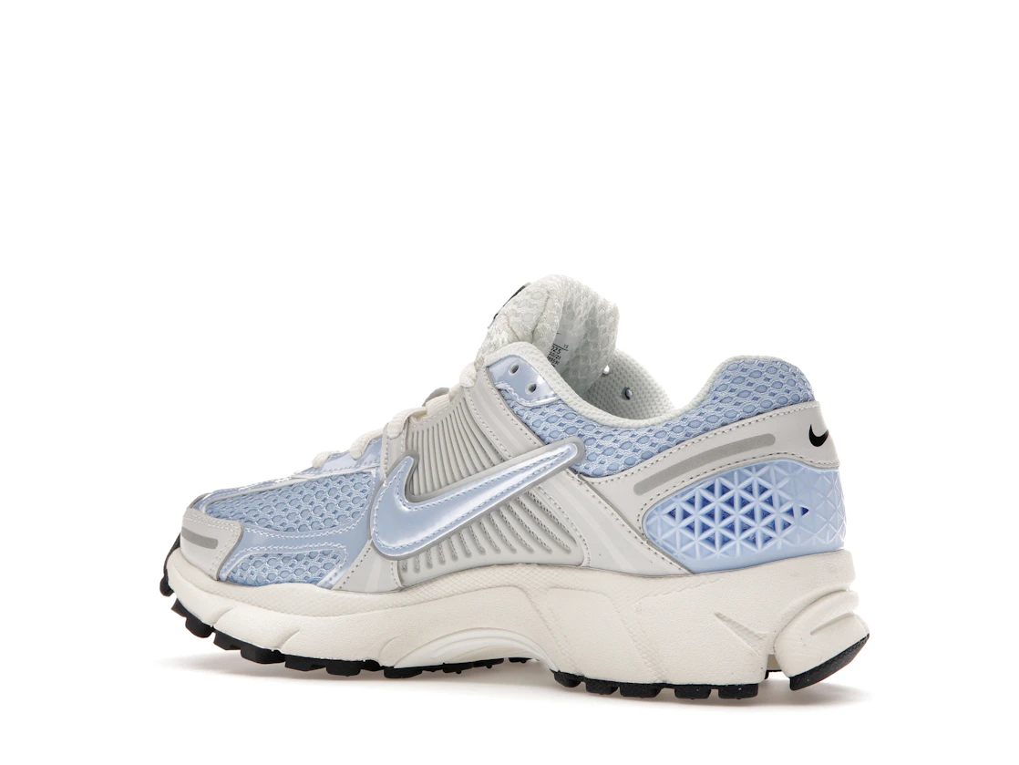 Vue 22 de Nike Zoom Vomero 5 Royal Tint Photon Dust 