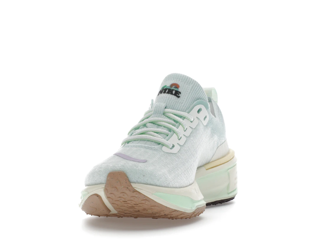 Vue 12 de Nike ZoomX Invincible Run 3 Barely Green Violet Mist 