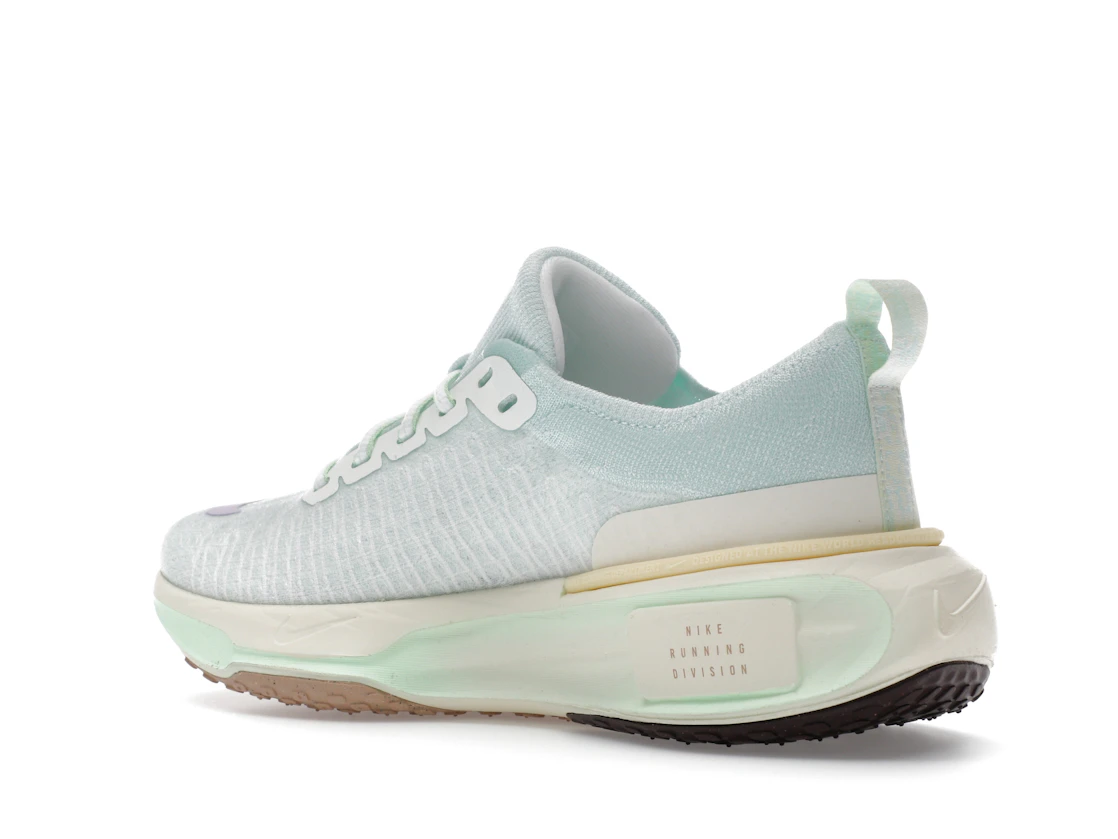 Vue 23 de Nike ZoomX Invincible Run 3 Barely Green Violet Mist 