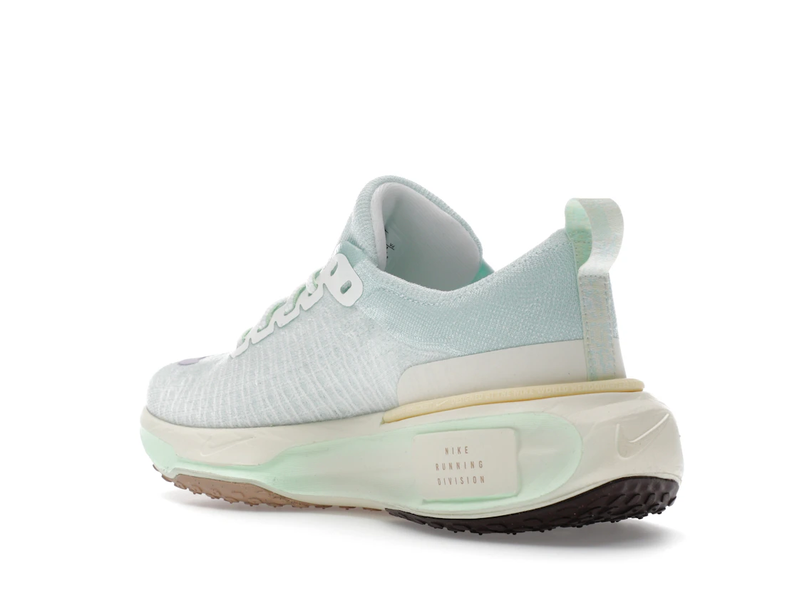 Vue 24 de Nike ZoomX Invincible Run 3 Barely Green Violet Mist 