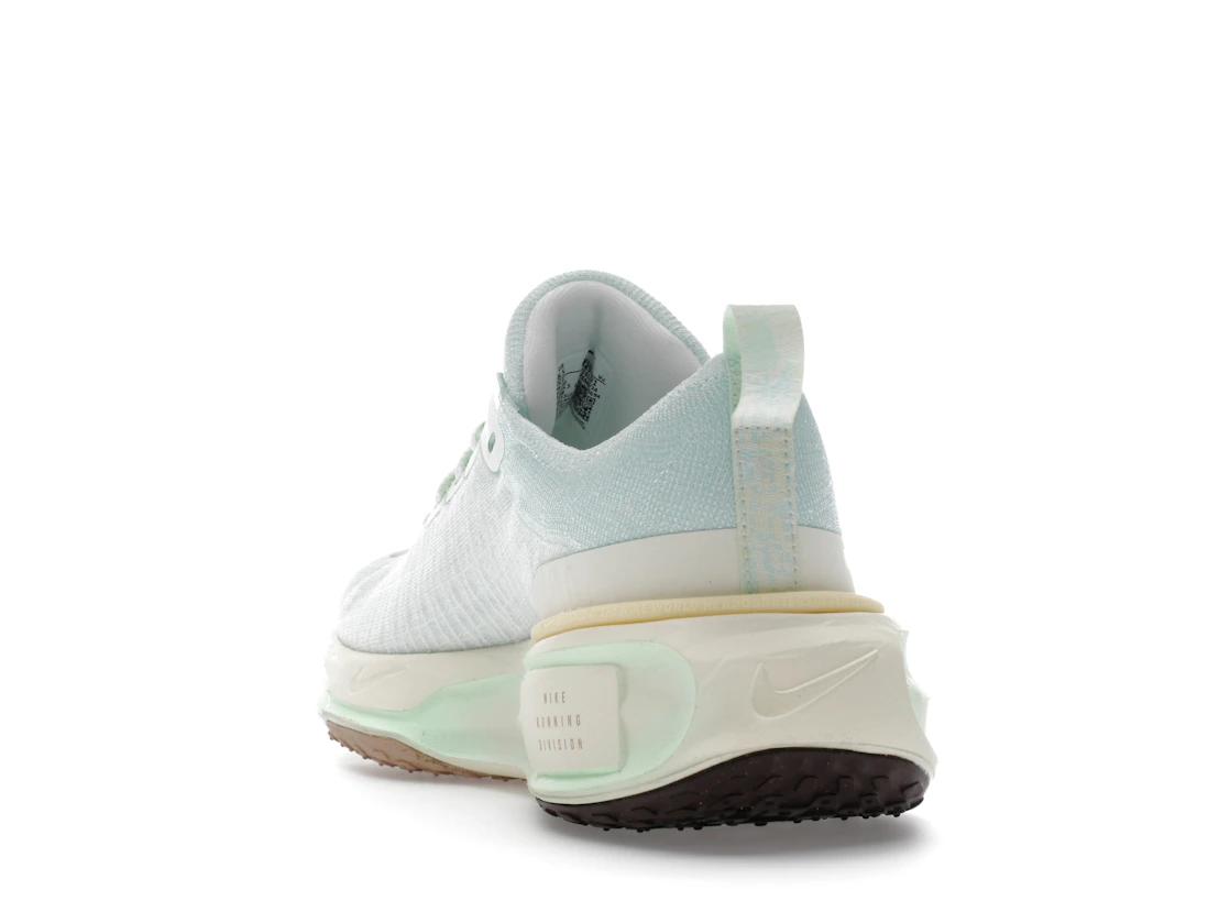 Vue 26 de Nike ZoomX Invincible Run 3 Barely Green Violet Mist 