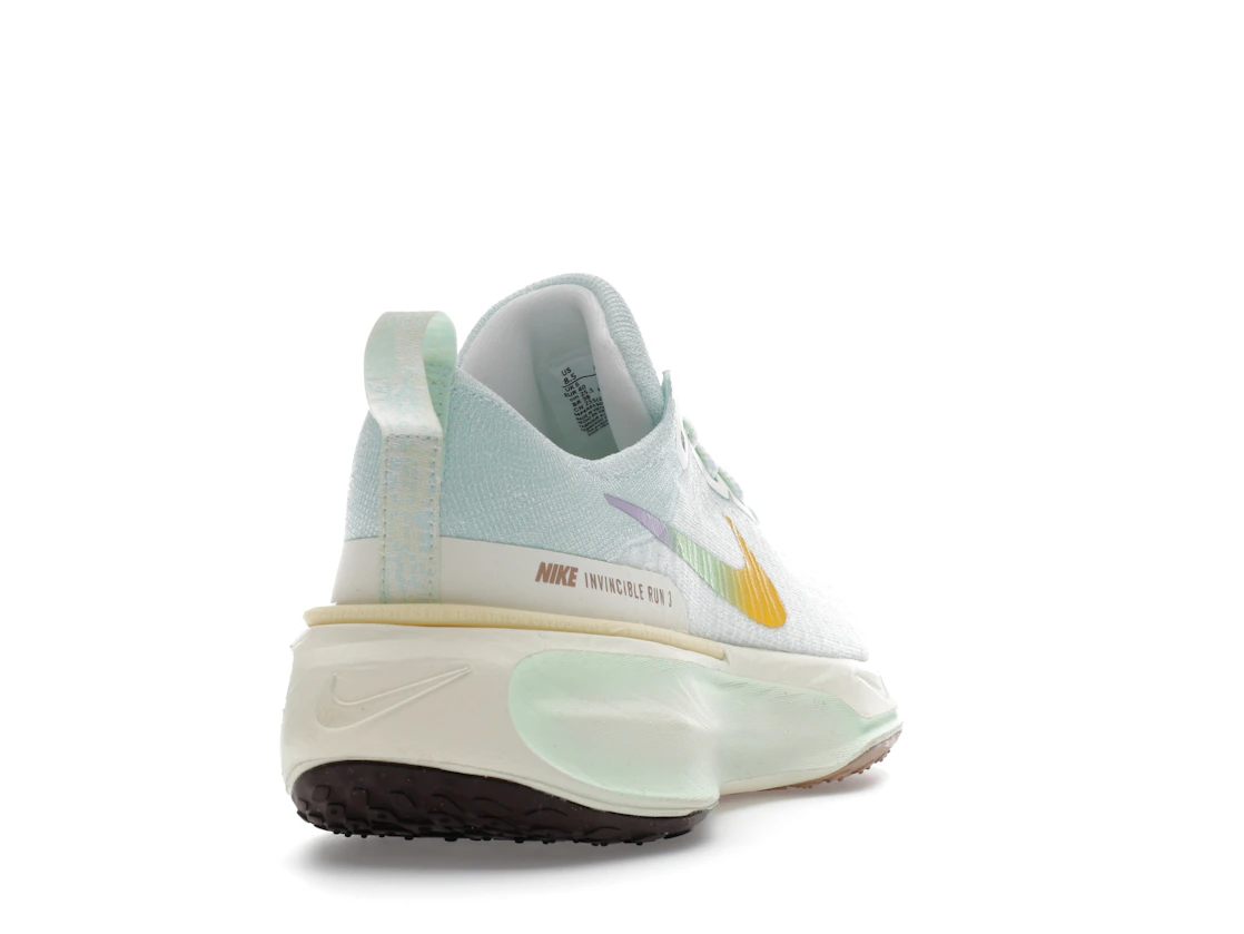 Vue 30 de Nike ZoomX Invincible Run 3 Barely Green Violet Mist 