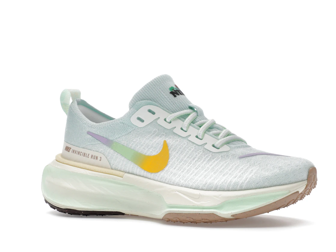 Vue 4 de Nike ZoomX Invincible Run 3 Barely Green Violet Mist 