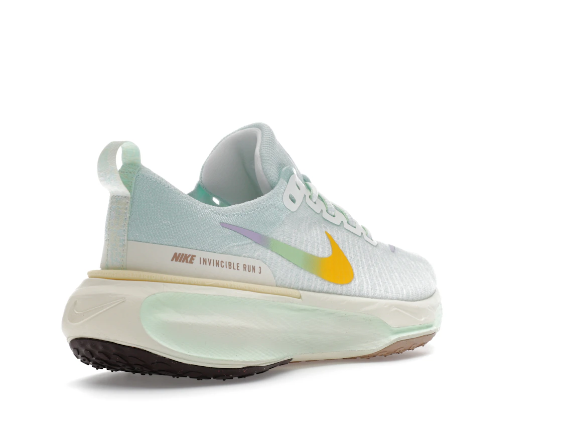 Vue 32 de Nike ZoomX Invincible Run 3 Barely Green Violet Mist 