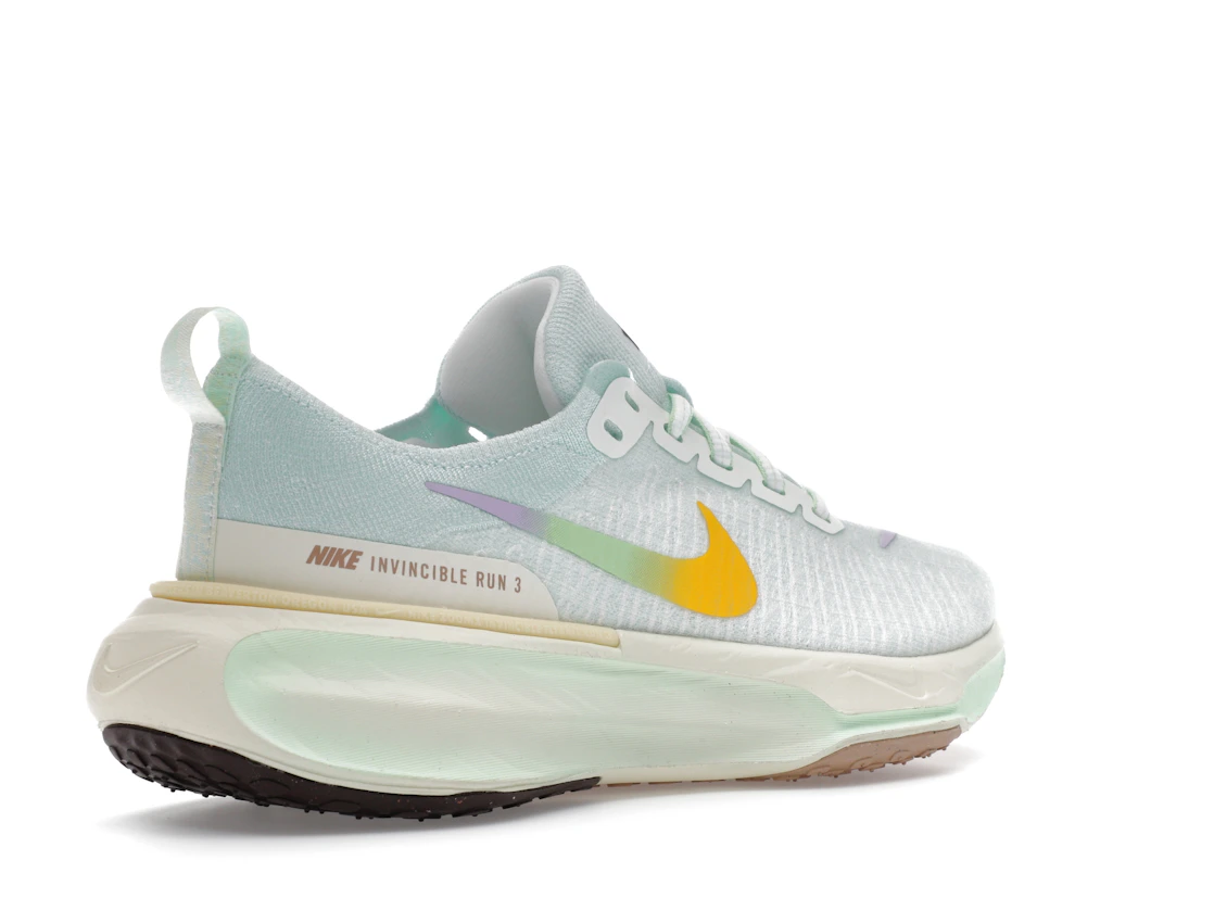 Vue 33 de Nike ZoomX Invincible Run 3 Barely Green Violet Mist 