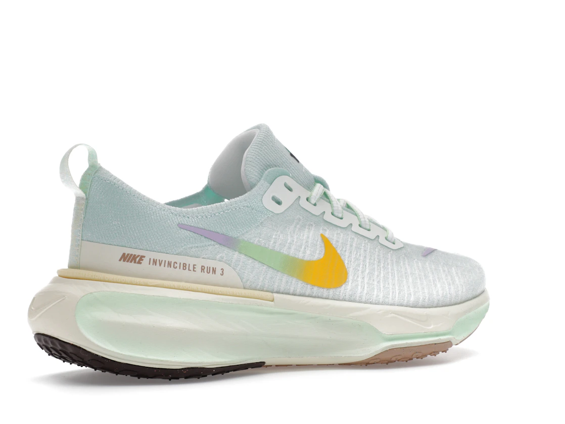 Vue 34 de Nike ZoomX Invincible Run 3 Barely Green Violet Mist 