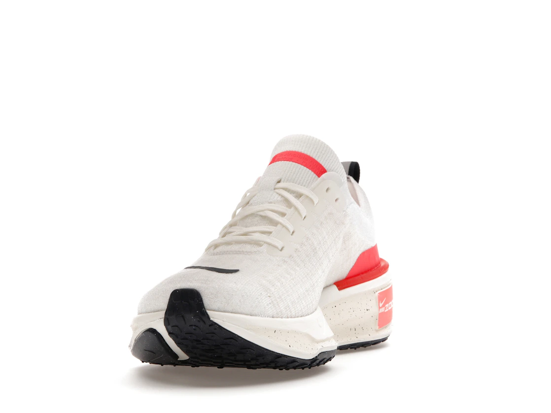 Vue 12 de Nike ZoomX Invincible Run 3 White Bright Crimson