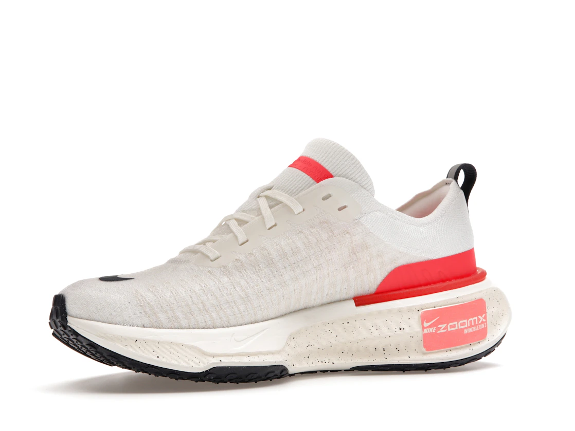 Vue 16 de Nike ZoomX Invincible Run 3 White Bright Crimson