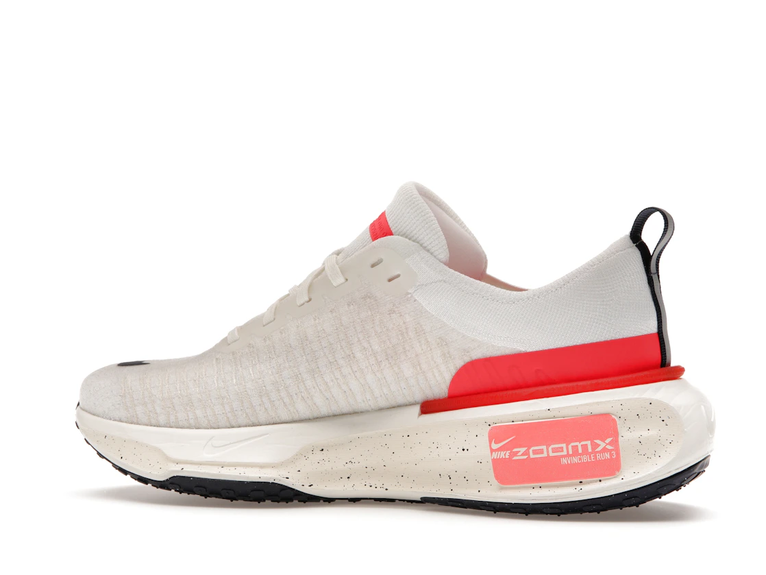 Vue 21 de Nike ZoomX Invincible Run 3 White Bright Crimson