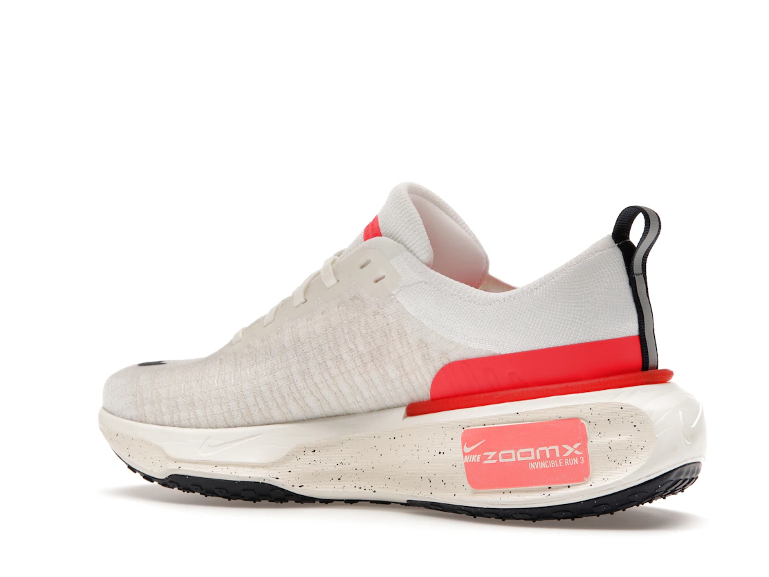 Vue 22 de Nike ZoomX Invincible Run 3 White Bright Crimson