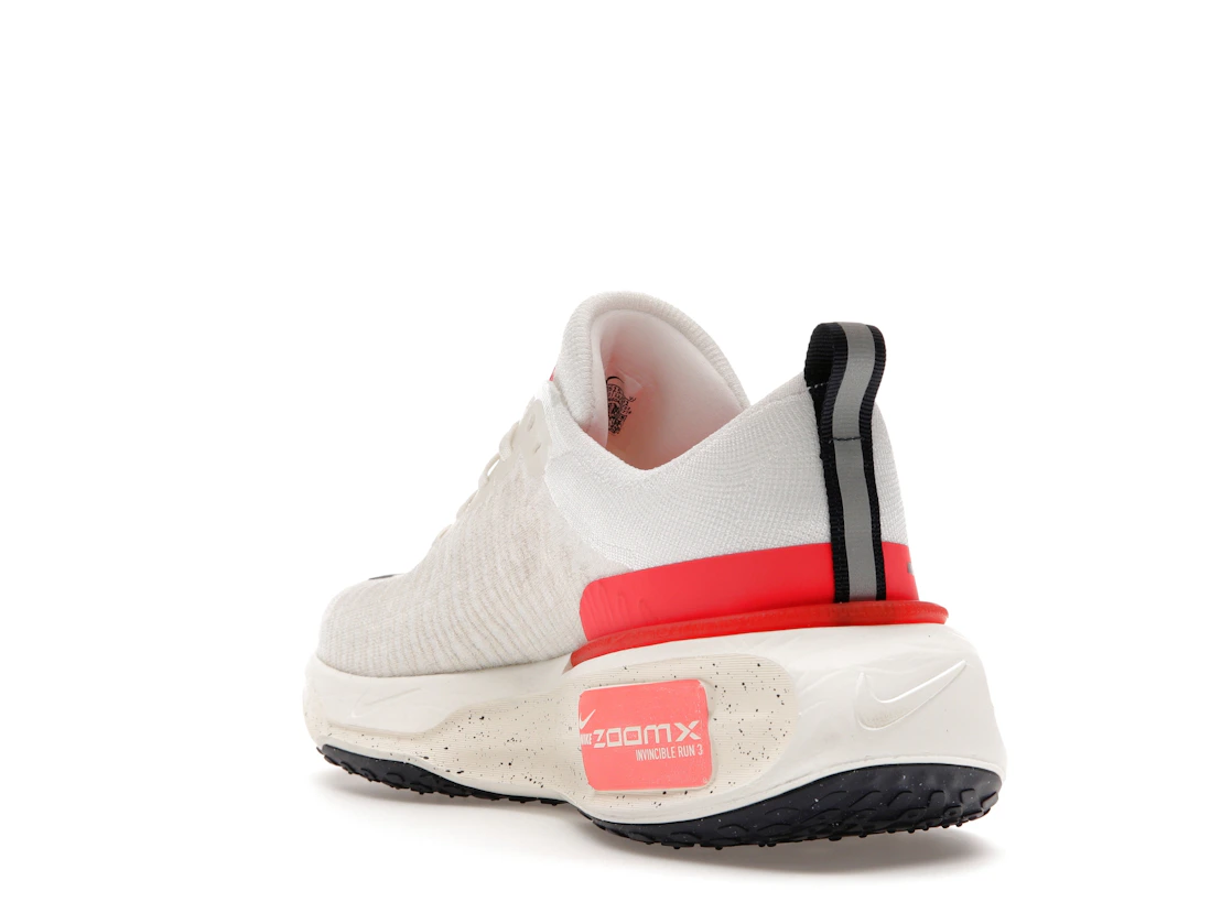 Vue 25 de Nike ZoomX Invincible Run 3 White Bright Crimson