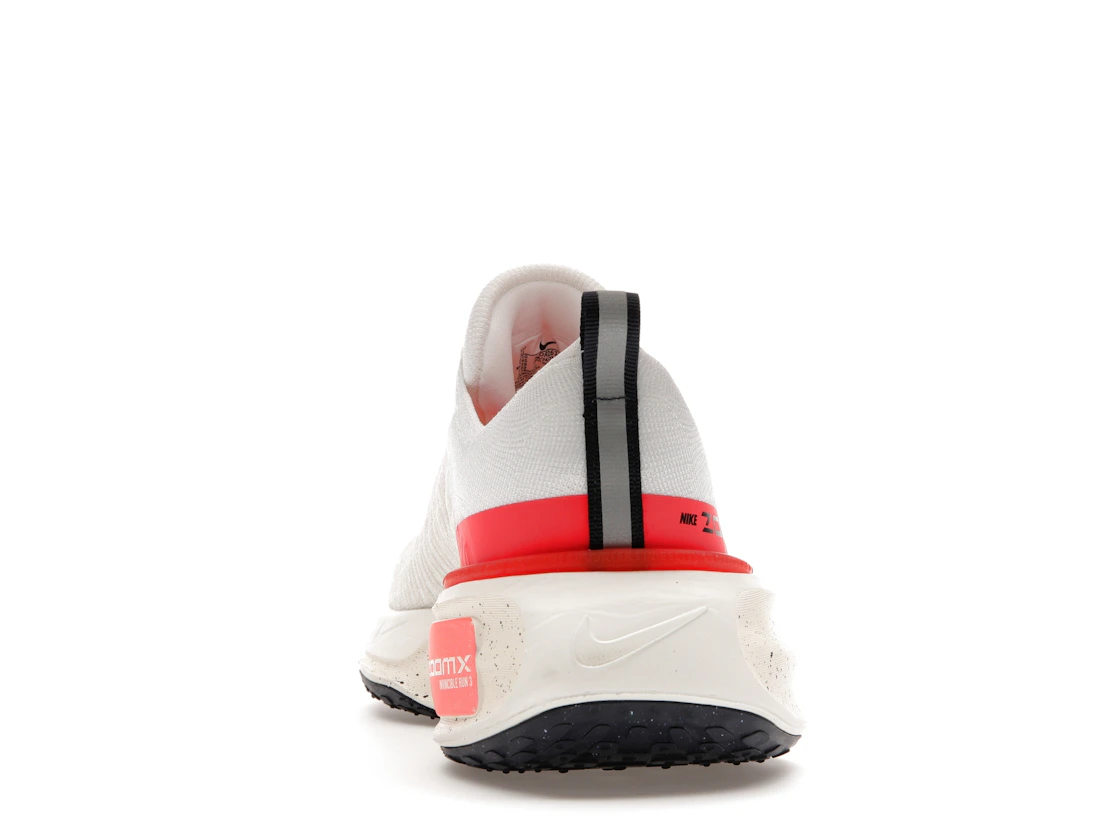 Vue 27 de Nike ZoomX Invincible Run 3 White Bright Crimson