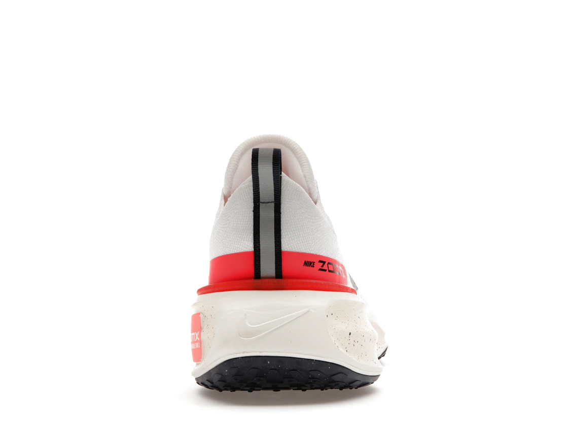 Vue 28 de Nike ZoomX Invincible Run 3 White Bright Crimson