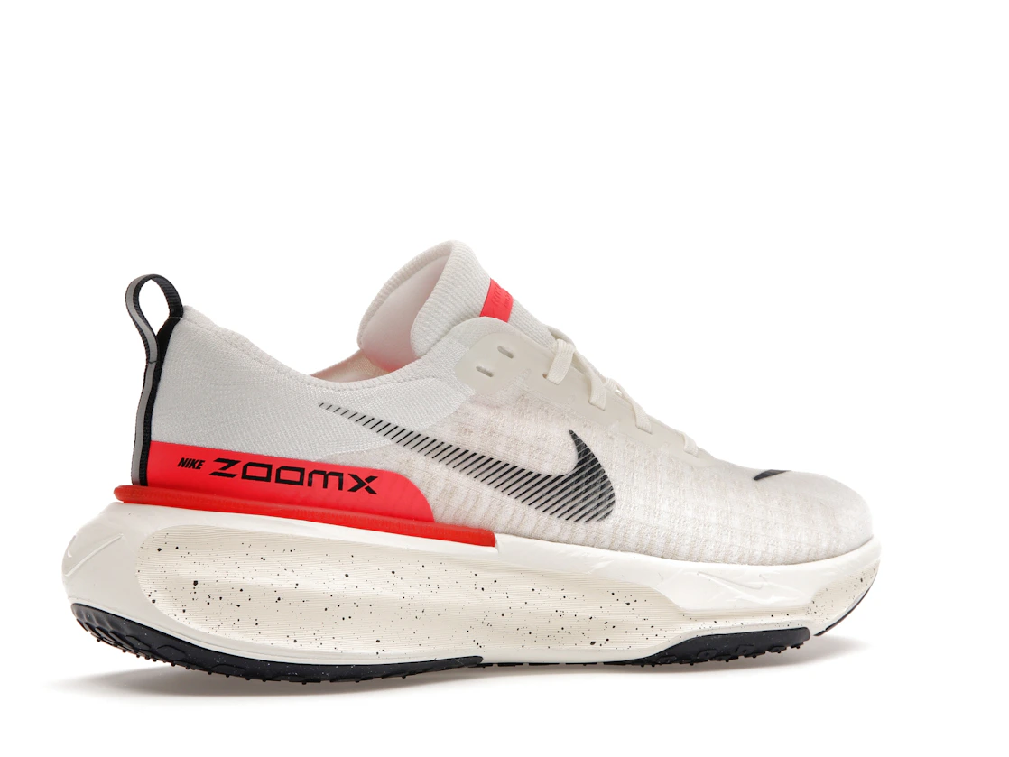 Vue 34 de Nike ZoomX Invincible Run 3 White Bright Crimson