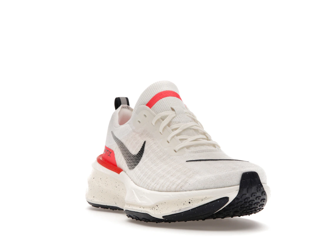 Vue 7 de Nike ZoomX Invincible Run 3 White Bright Crimson