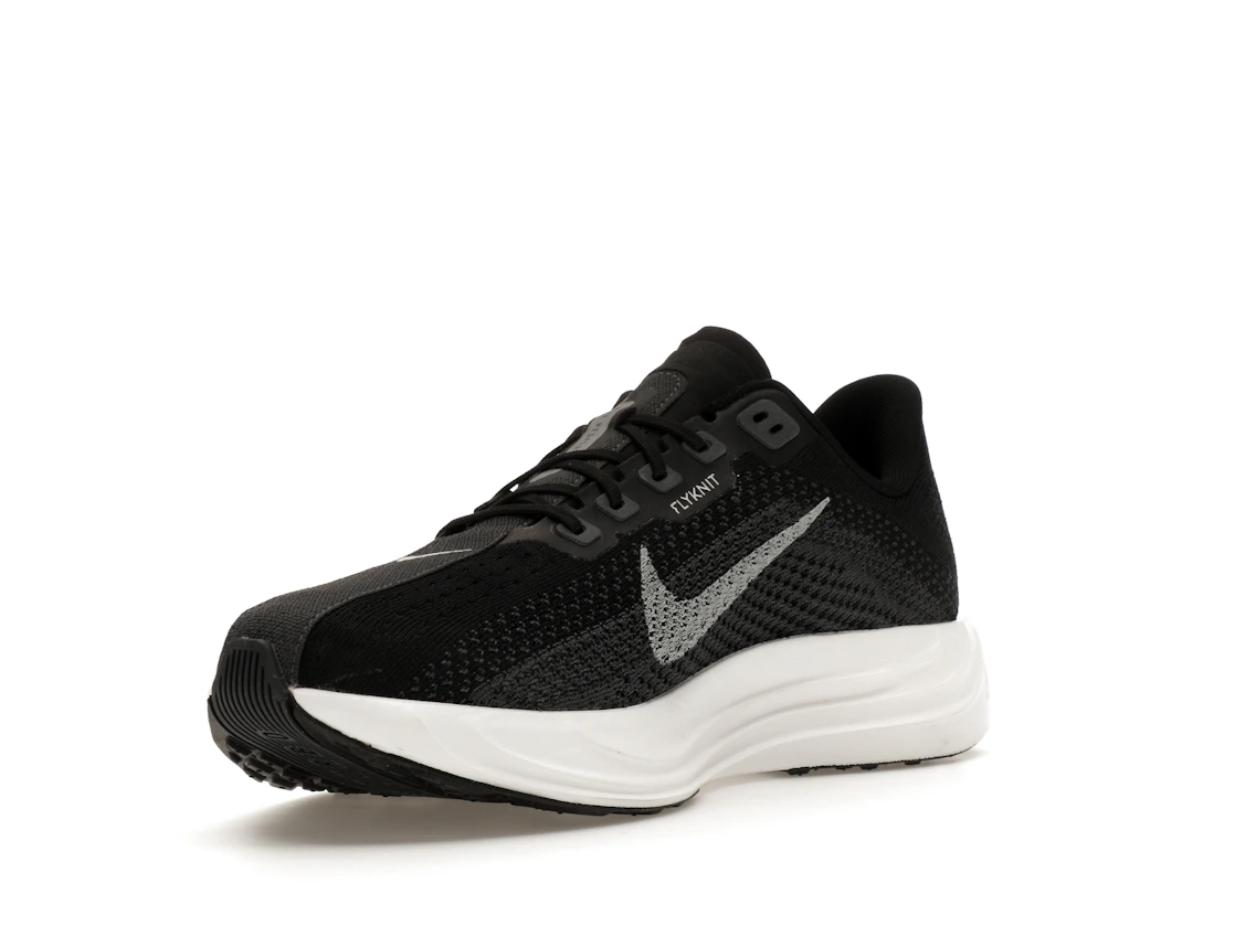 Vue 14 de Nike ZoomX Pegasus Plus Black Pure Platinum