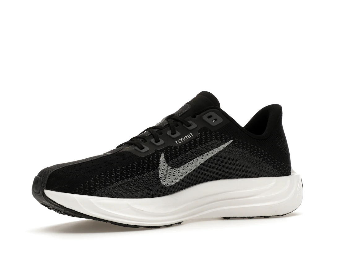 Vue 16 de Nike ZoomX Pegasus Plus Black Pure Platinum