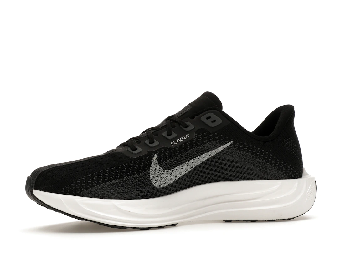 Vue 17 de Nike ZoomX Pegasus Plus Black Pure Platinum