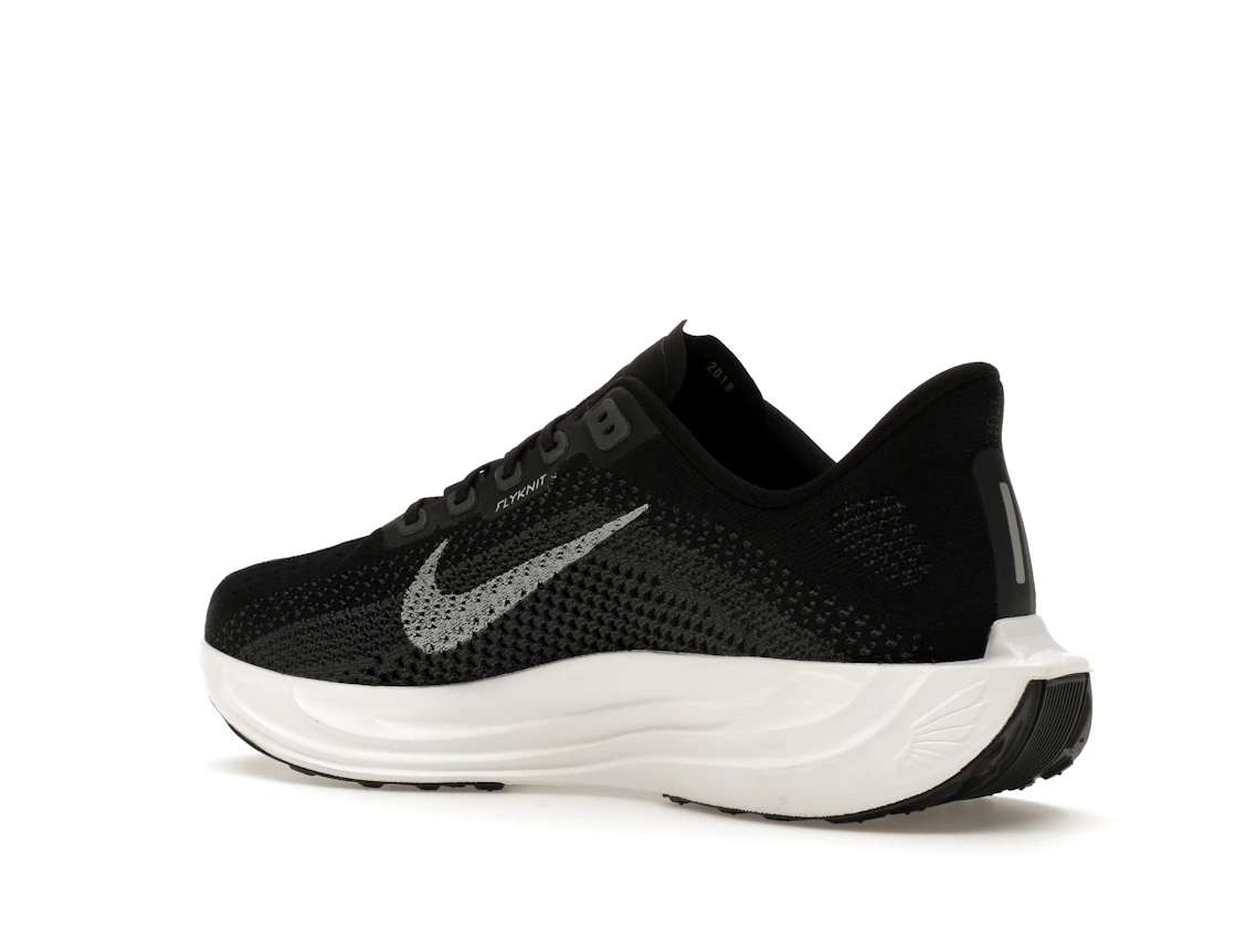 Vue 23 de Nike ZoomX Pegasus Plus Black Pure Platinum