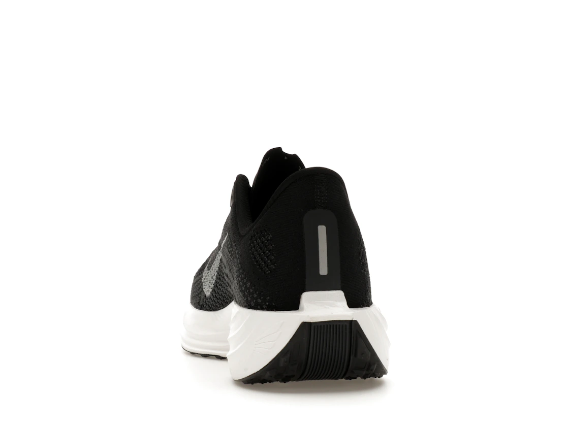Vue 27 de Nike ZoomX Pegasus Plus Black Pure Platinum