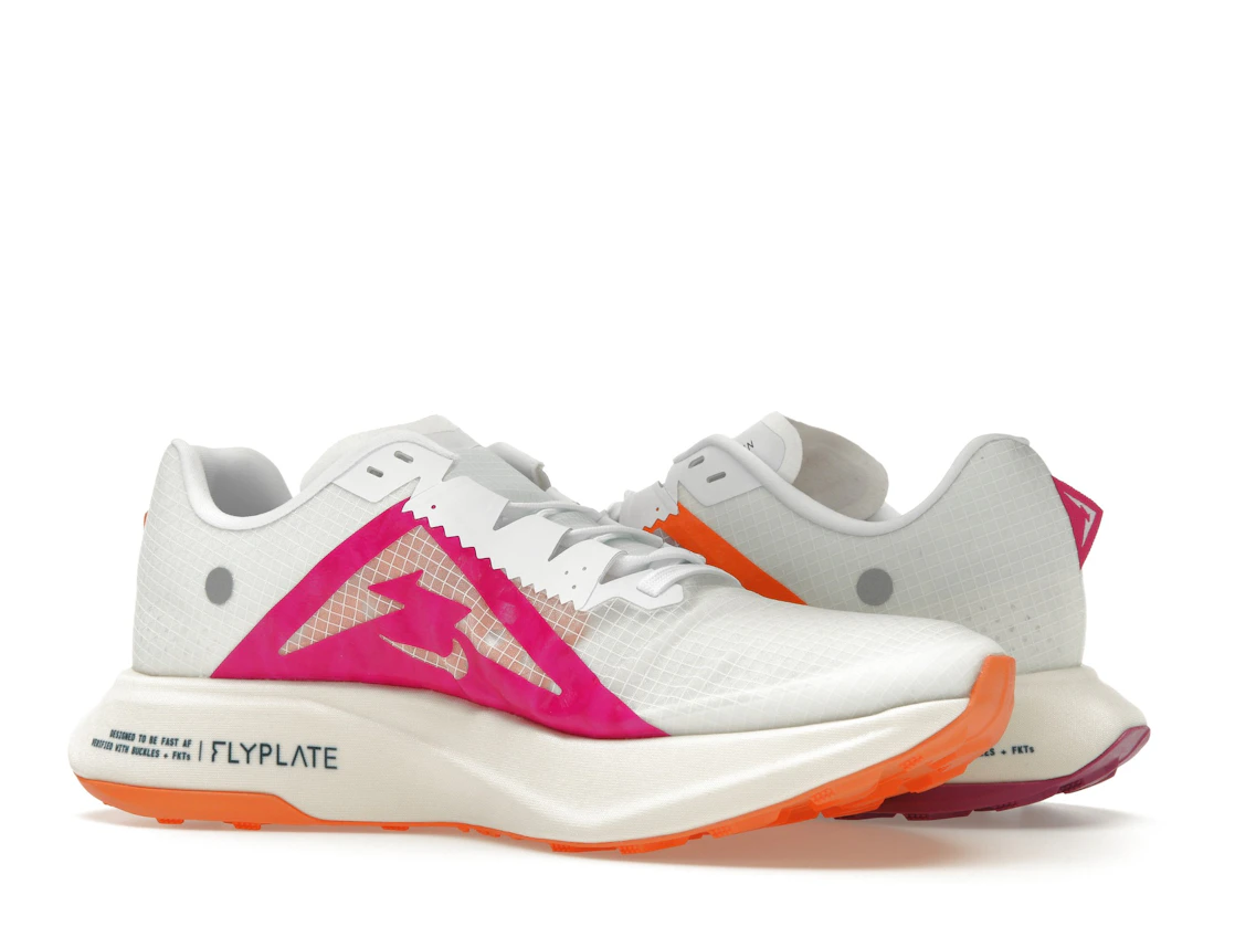 Vue 22 de Nike ZoomX Ultrafly Trail White Safety Orange Vivid Grape