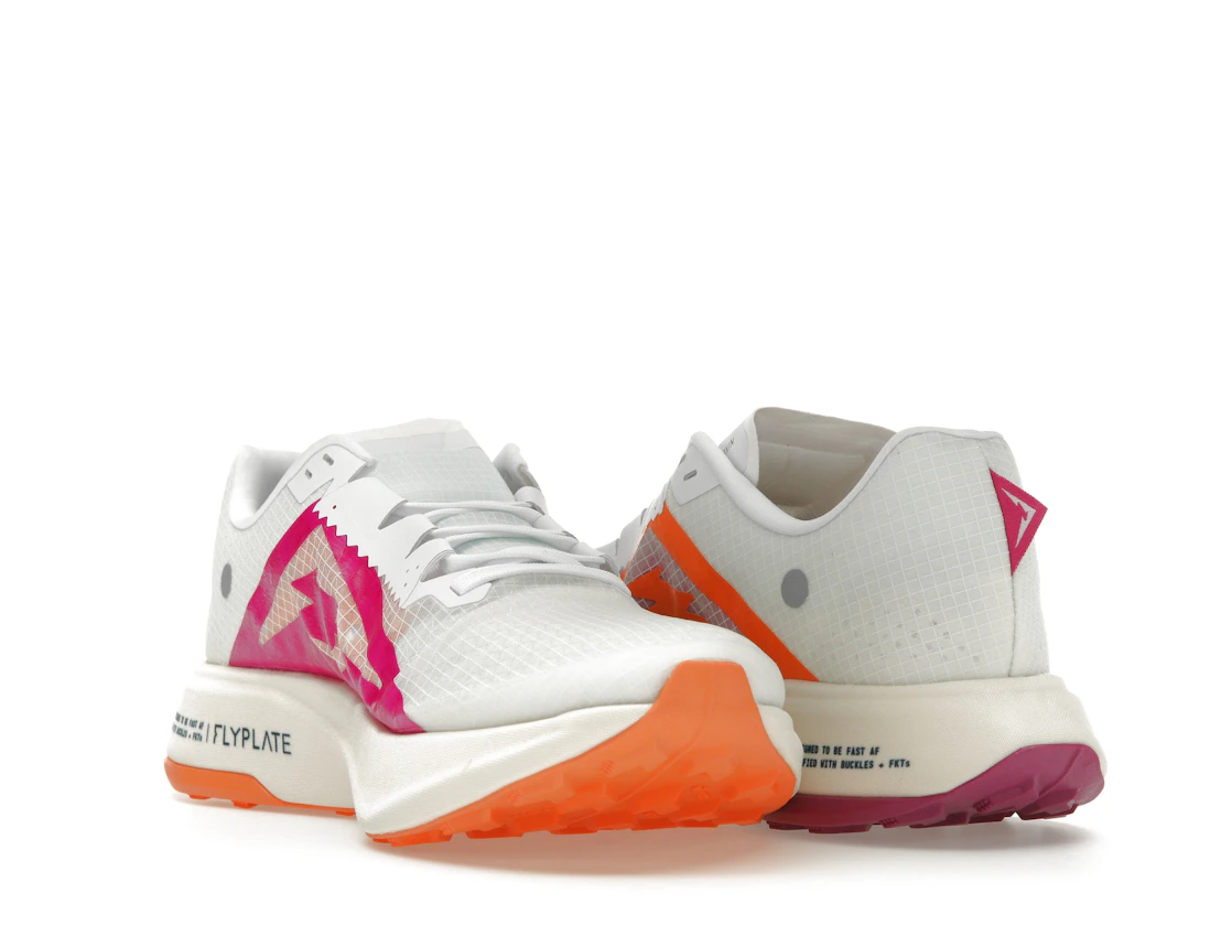 Vue 25 de Nike ZoomX Ultrafly Trail White Safety Orange Vivid Grape