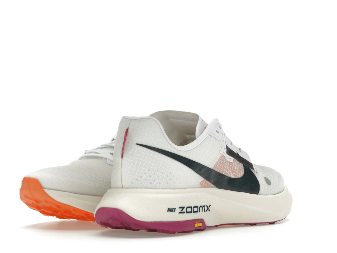 Vue 32 de Nike ZoomX Ultrafly Trail White Safety Orange Vivid Grape