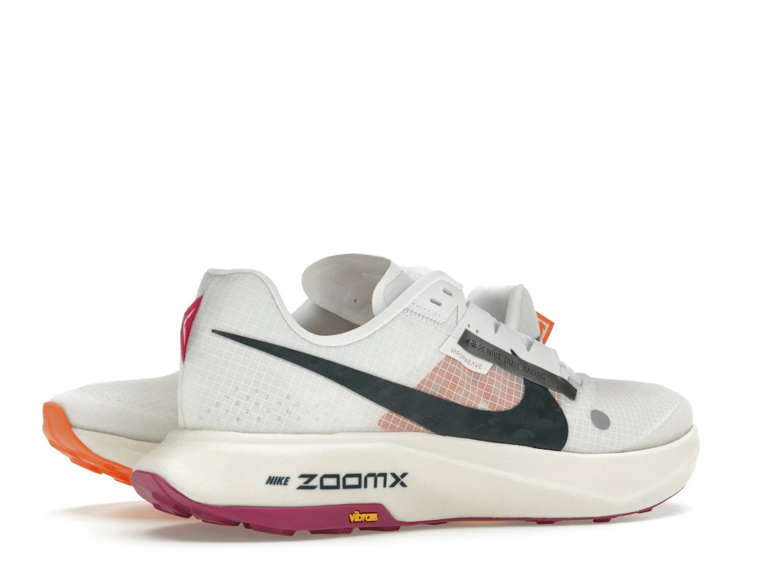 Vue 34 de Nike ZoomX Ultrafly Trail White Safety Orange Vivid Grape